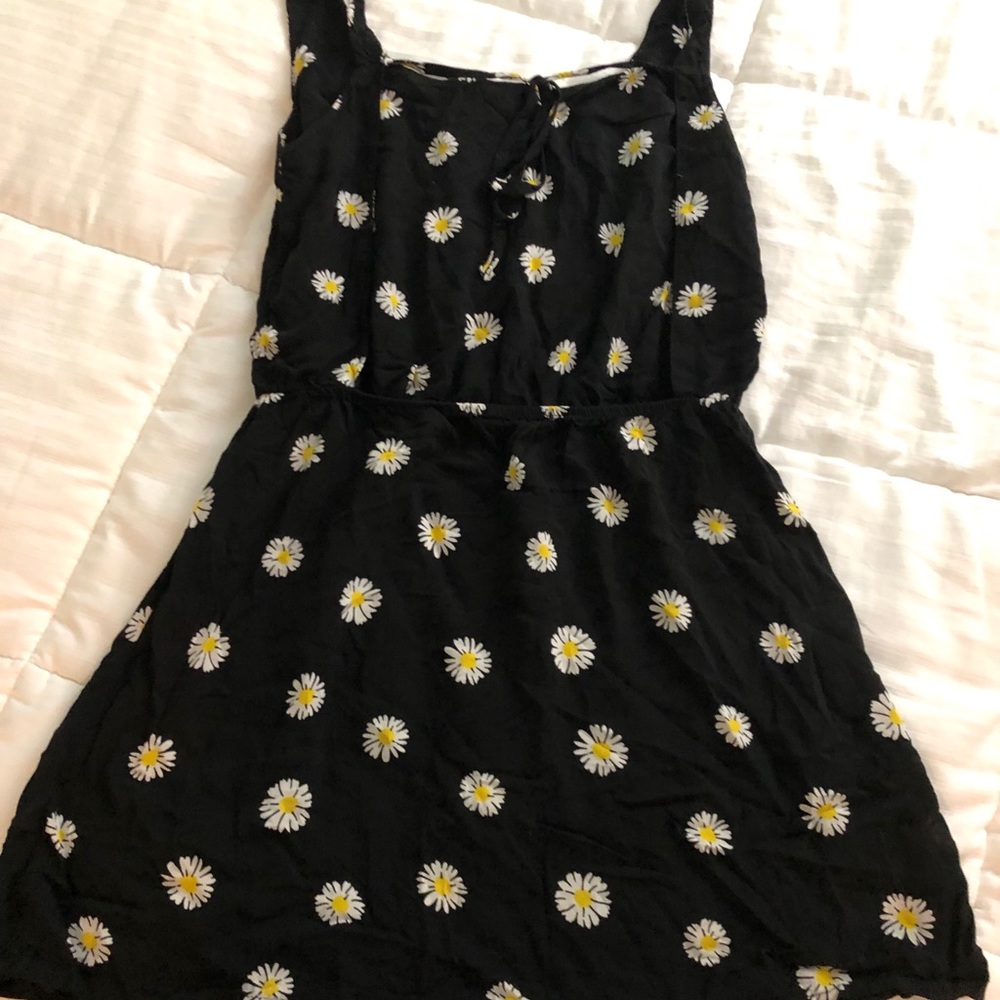 Spring dress. Pre loved. - Picture 2 of 3
